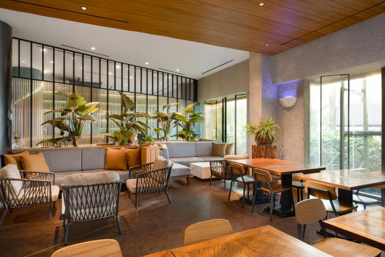 Oakwood Suites Kuningan Jakarta Exterior photo