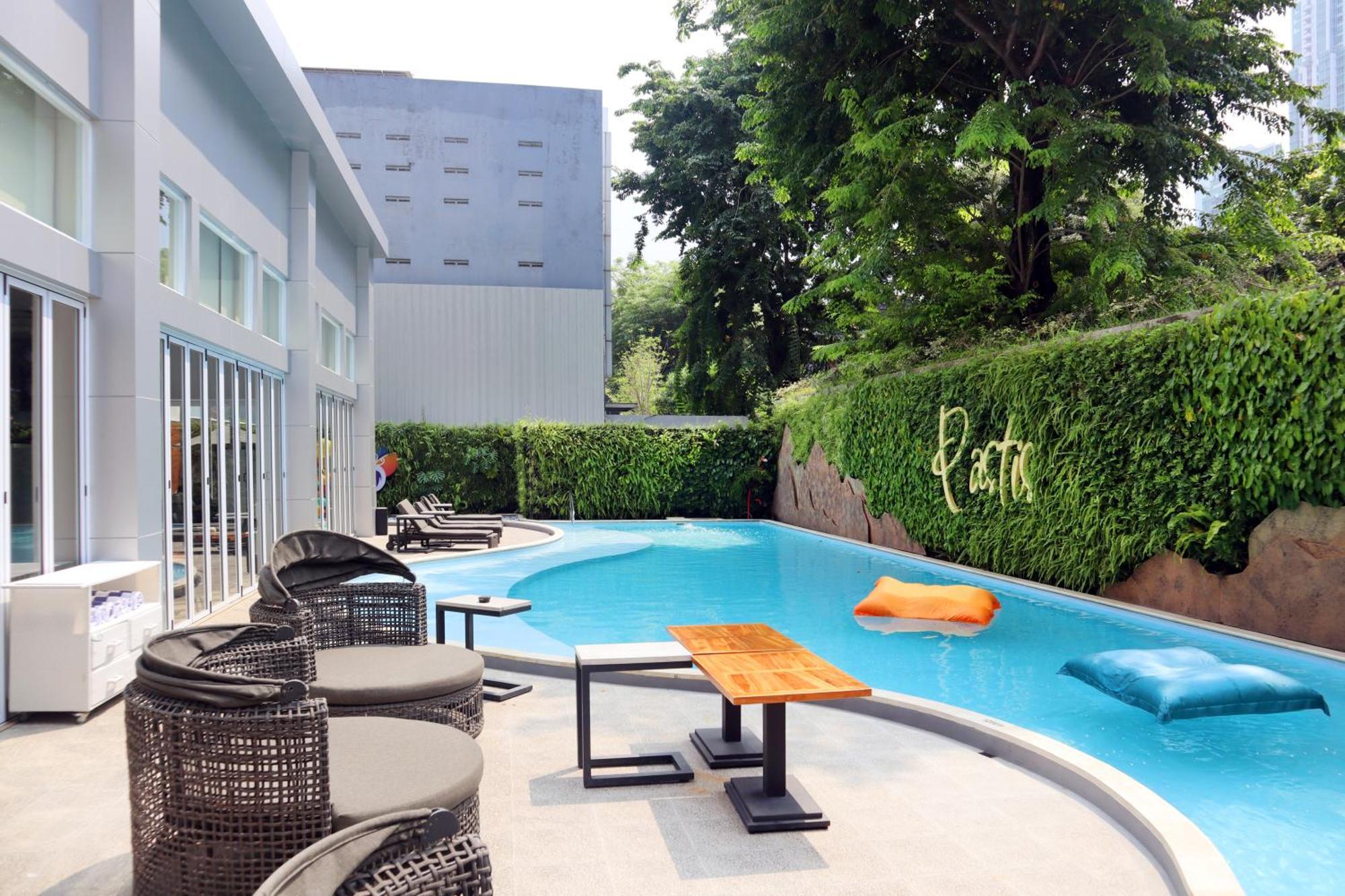 Oakwood Suites Kuningan Jakarta Exterior photo
