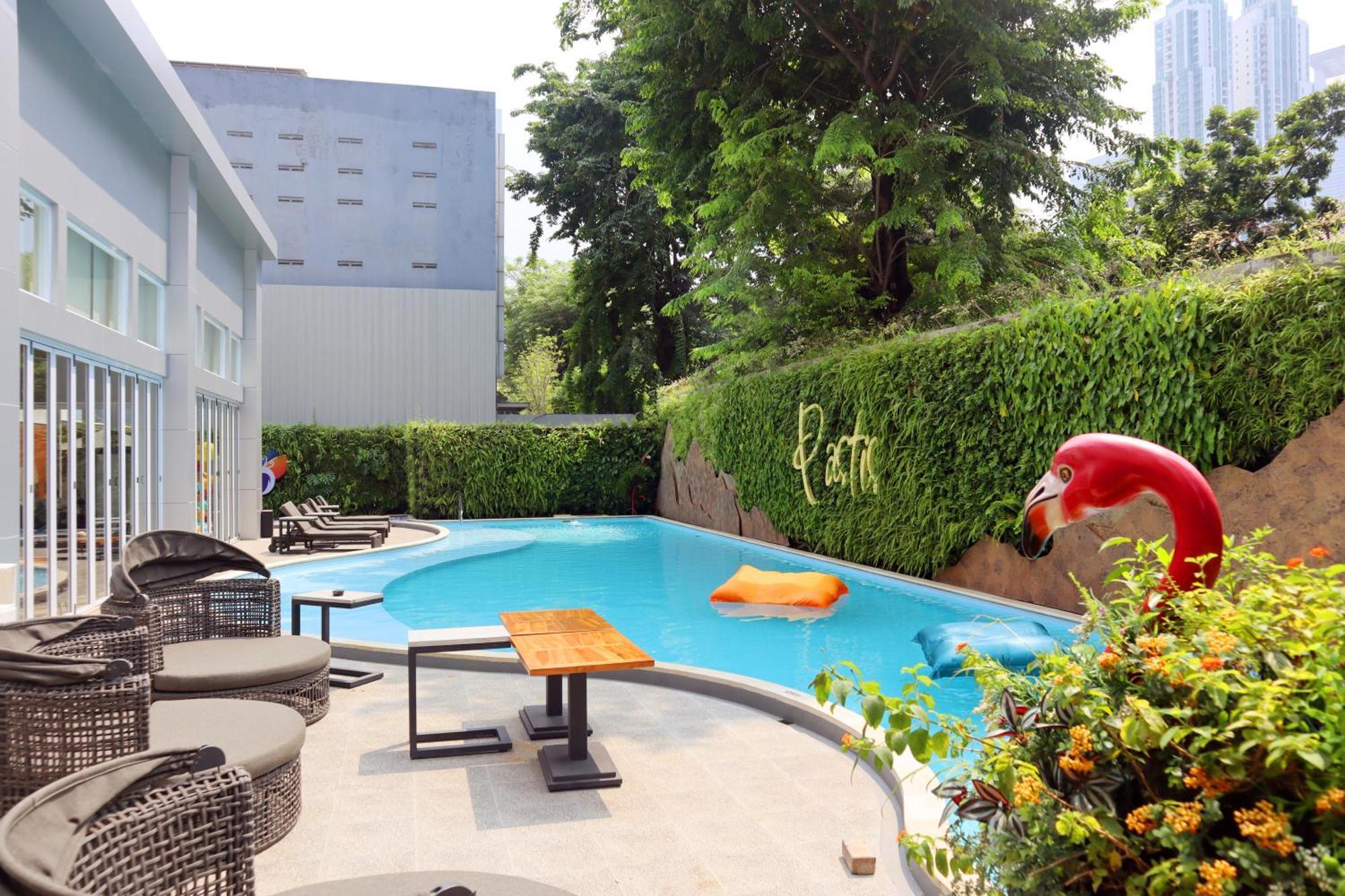 Oakwood Suites Kuningan Jakarta Exterior photo