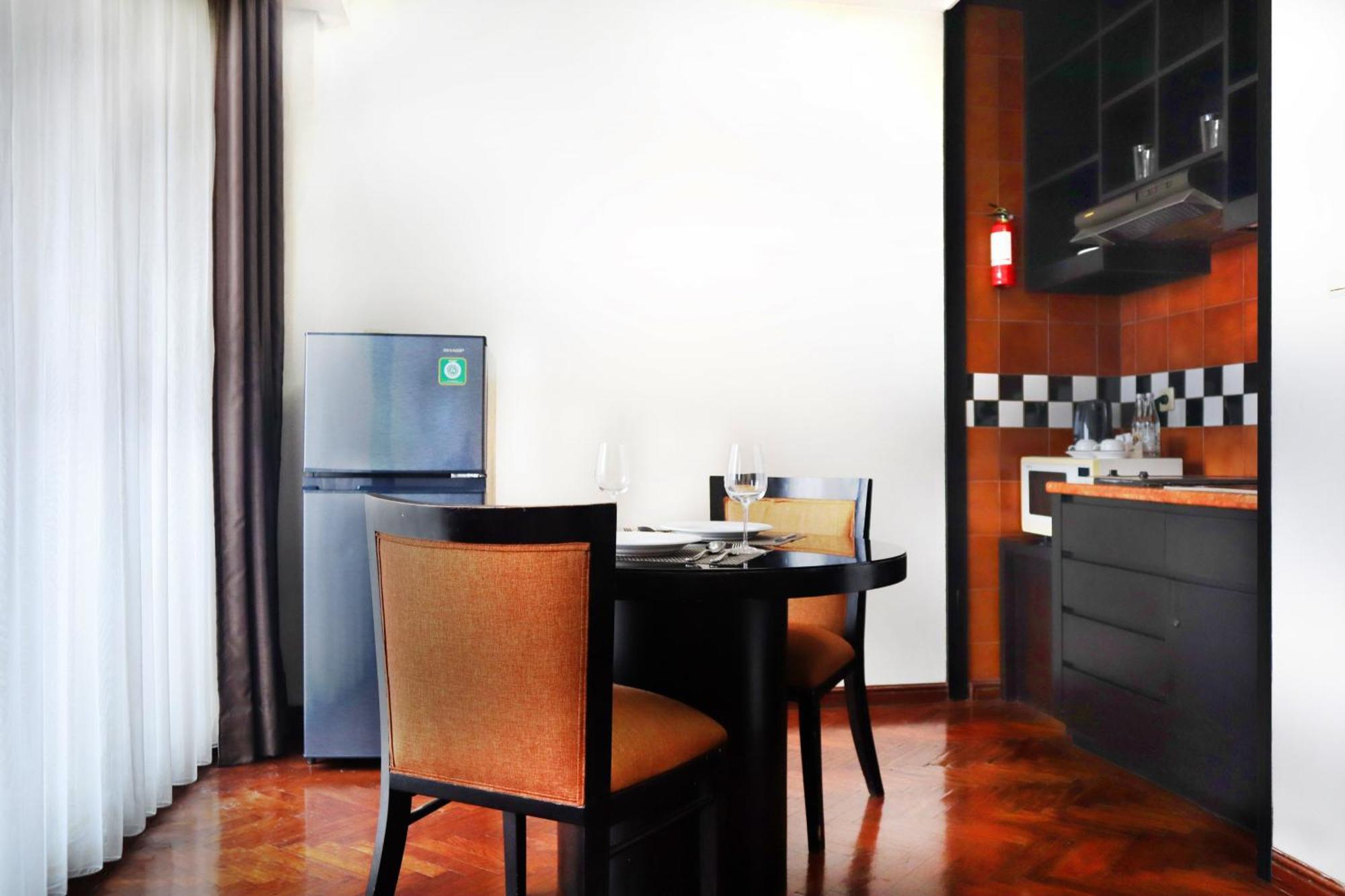 Oakwood Suites Kuningan Jakarta Exterior photo