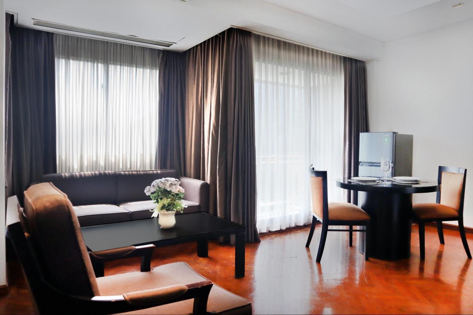 Oakwood Suites Kuningan Jakarta Exterior photo