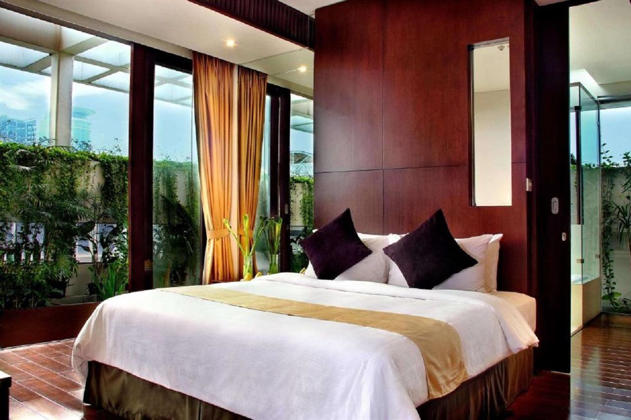 Oakwood Suites Kuningan Jakarta Exterior photo